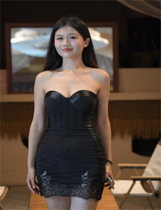 《女人扒开双脚让男人捅了-x战警前传之金刚狼》