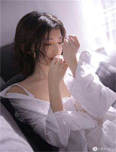 《少妇又色又爽又紧的A片-男生揉女生光胸视频》